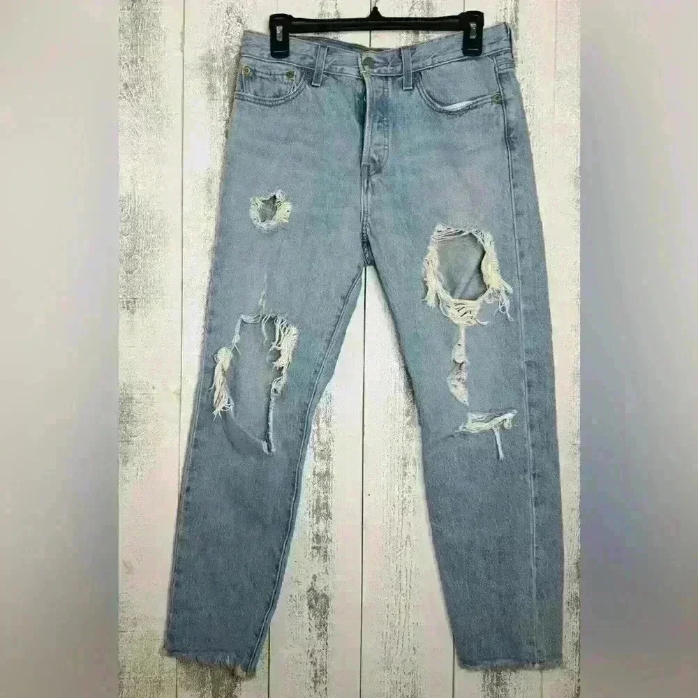 Levi’s Wedgie Distressed Straight Fit Women's Jeans in Light Wash Size 29 - Picture 4 of 10